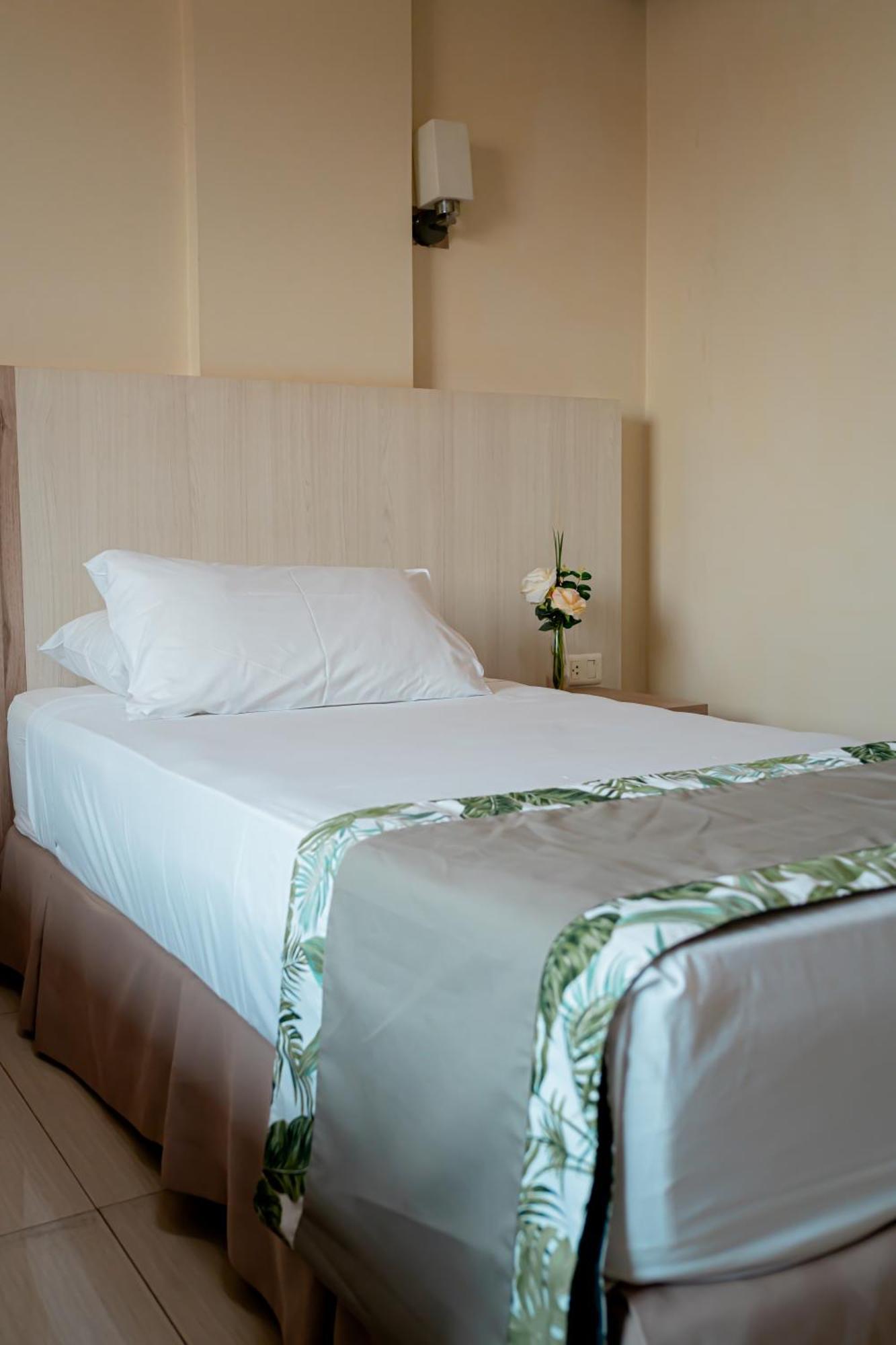Megal Suites Hotel Ciudad del Este Buitenkant foto
